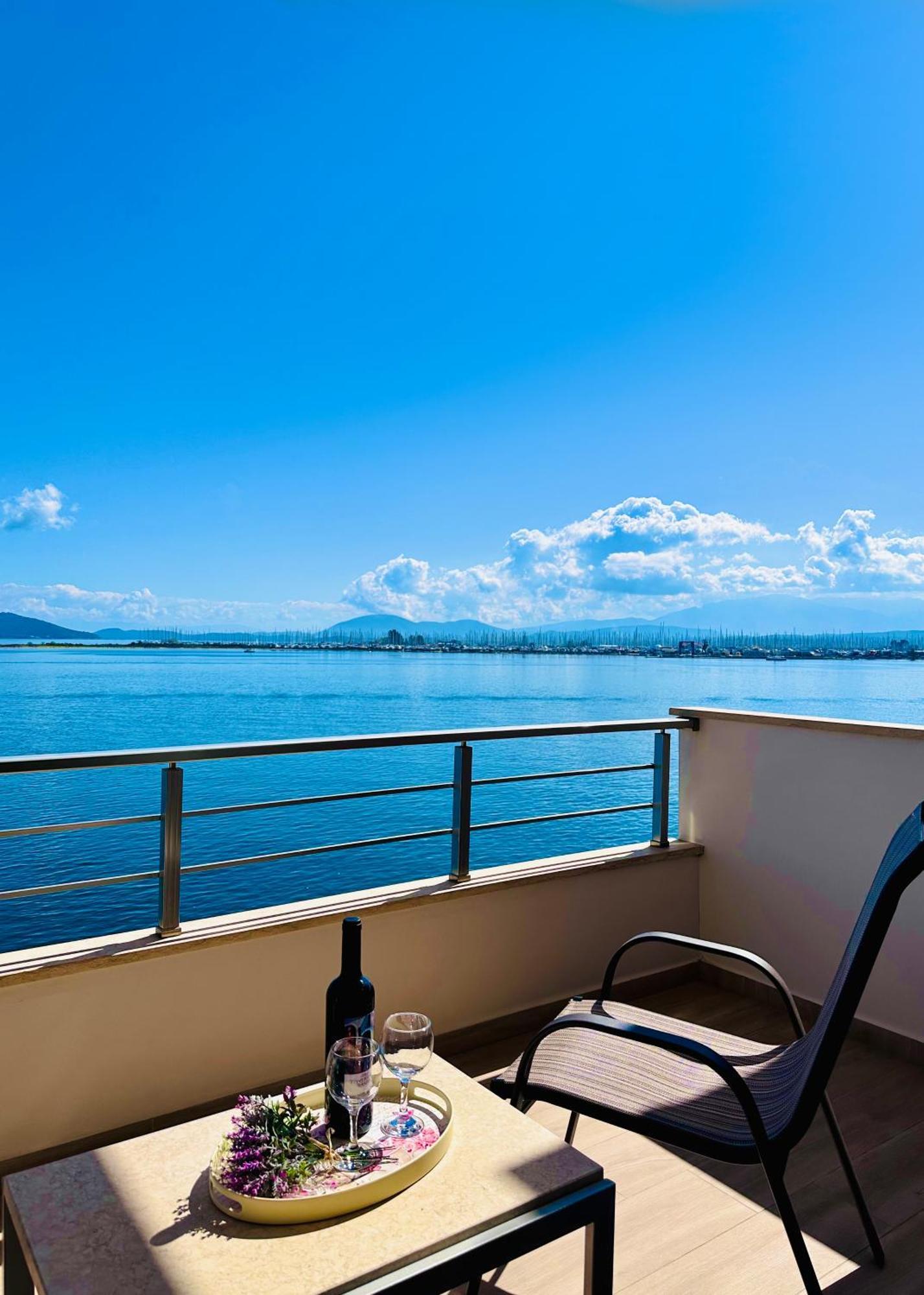 Bluish 3A Appartement Preveza Buitenkant foto