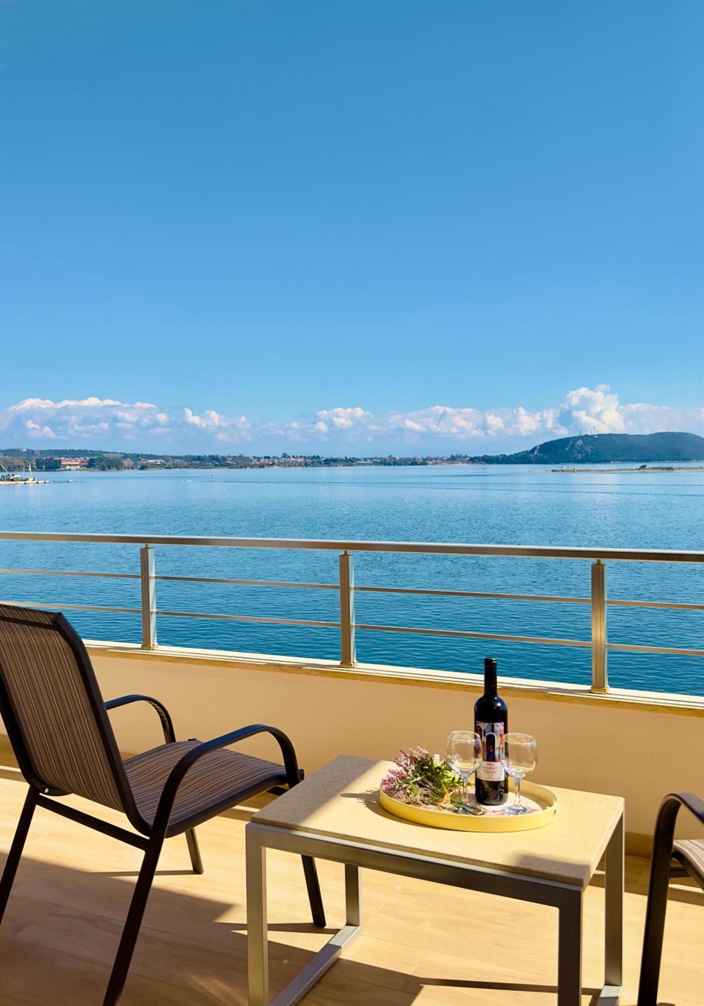 Bluish 3A Appartement Preveza Buitenkant foto