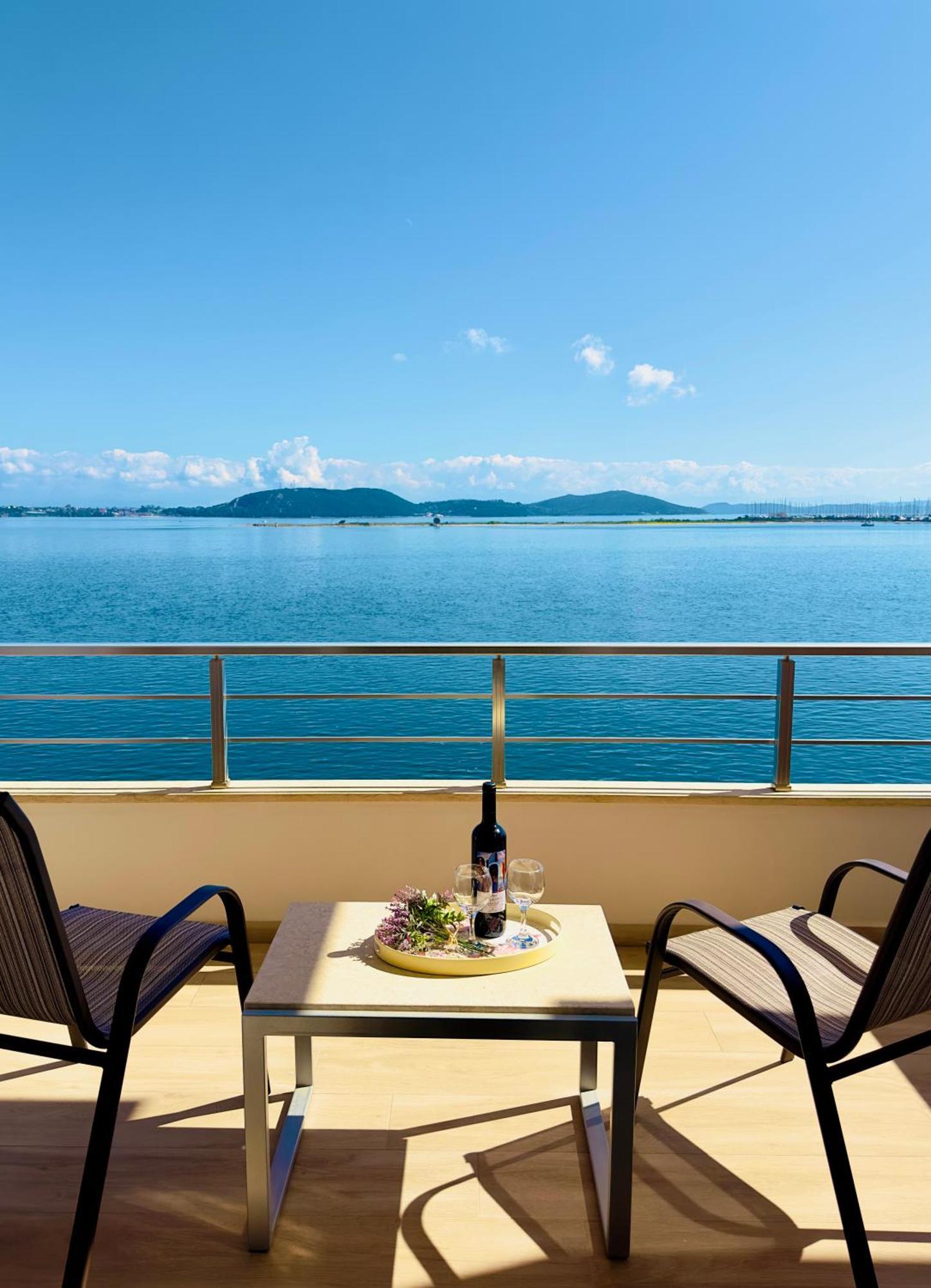 Bluish 3A Appartement Preveza Buitenkant foto